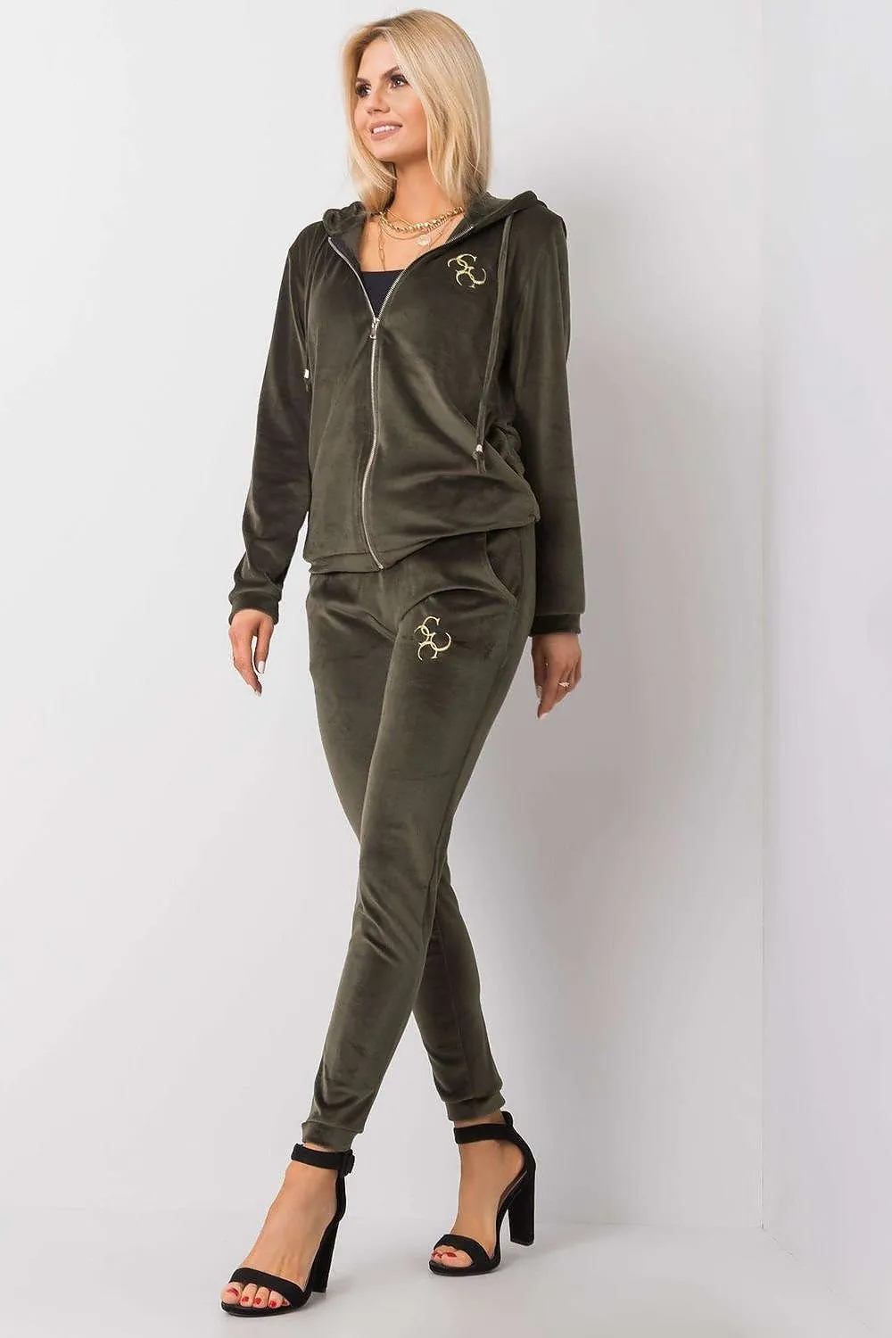 Chic Velour Lounge Set with Zippered Hoodie and Coordinating Trousers